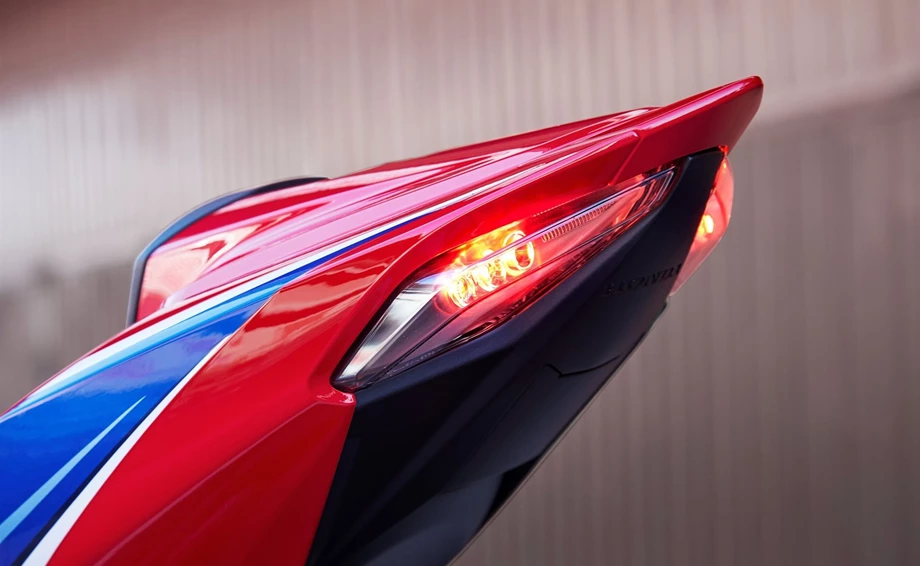 Honda CBR1000RR-R Fireblade SP Bild 10: Honda CBR1000RR-R Fireblade SP