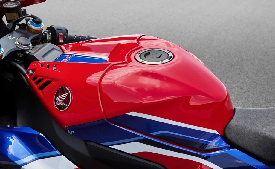 Honda CBR1000RR-R Fireblade SP Bild 15: Honda CBR1000RR-R Fireblade SP