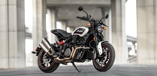 Indian FTR S 2021 vs KTM 1190 RC8 R 2013