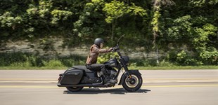 Indian Springfield Dark Horse 2021 vs BMW K 1200 LT 2009