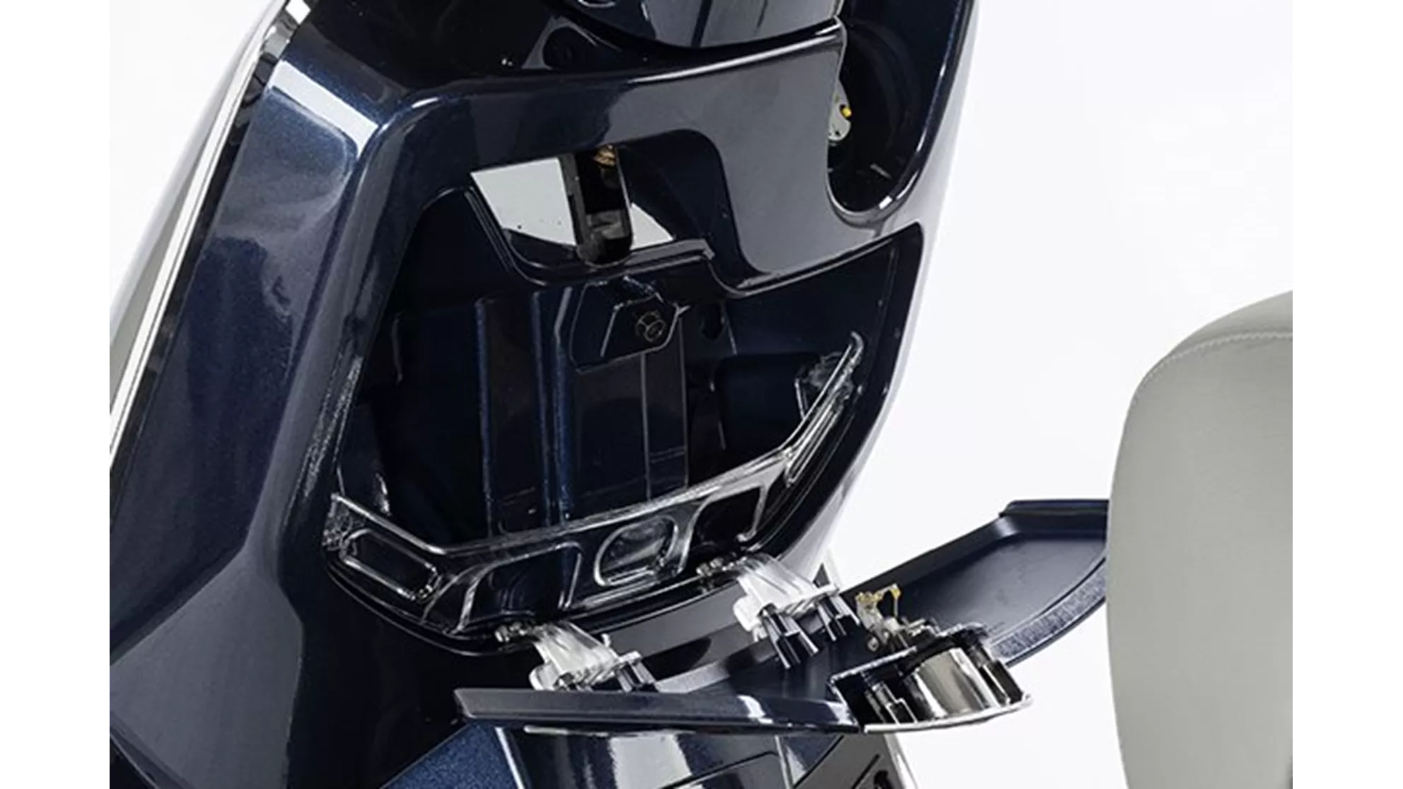 Kymco Like II 125i ABS Exclusive - Image 7 Kymco Like II 125i ABS Exclusive - Image 7