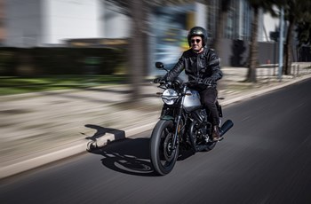 Moto Guzzi V7 Stone Centenario 2021 - Bild 11 Moto Guzzi V7 Stone Centenario 2021 - Bild 11