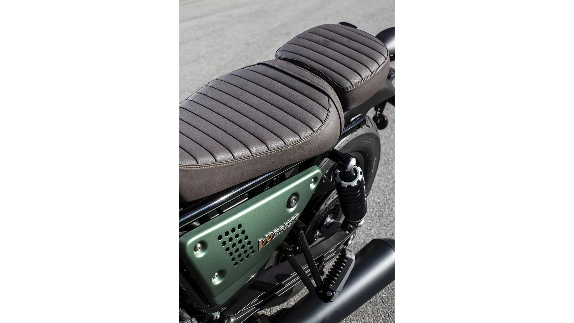 Moto Guzzi V9 Bobber Centenario - Image 17 Moto Guzzi V9 Bobber Centenario - Image 17