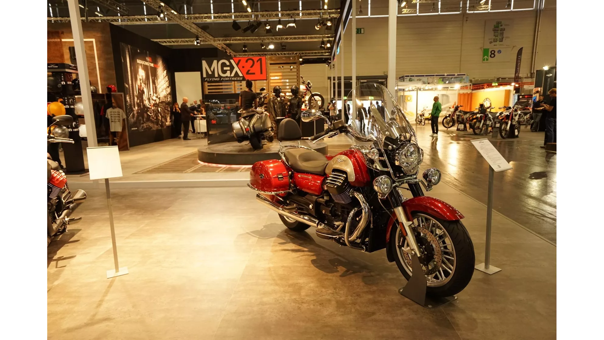 Moto Guzzi California 1400 Touring SE - afbeelding 1