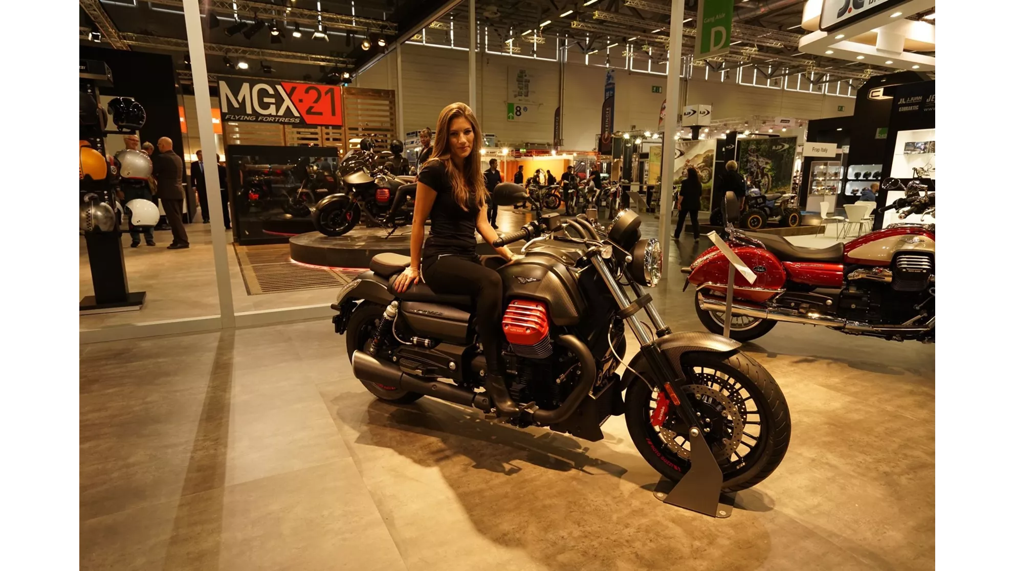 Moto Guzzi California 1400 Audace Carbon - Image 2