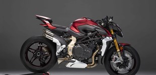 MV Agusta Brutale 1000 Serie Oro 2021 vs BMW M 1000 R 2023