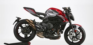 MV Agusta Dragster 800 RR 2022 vs MV Agusta Brutale 800 RR SCS 2021