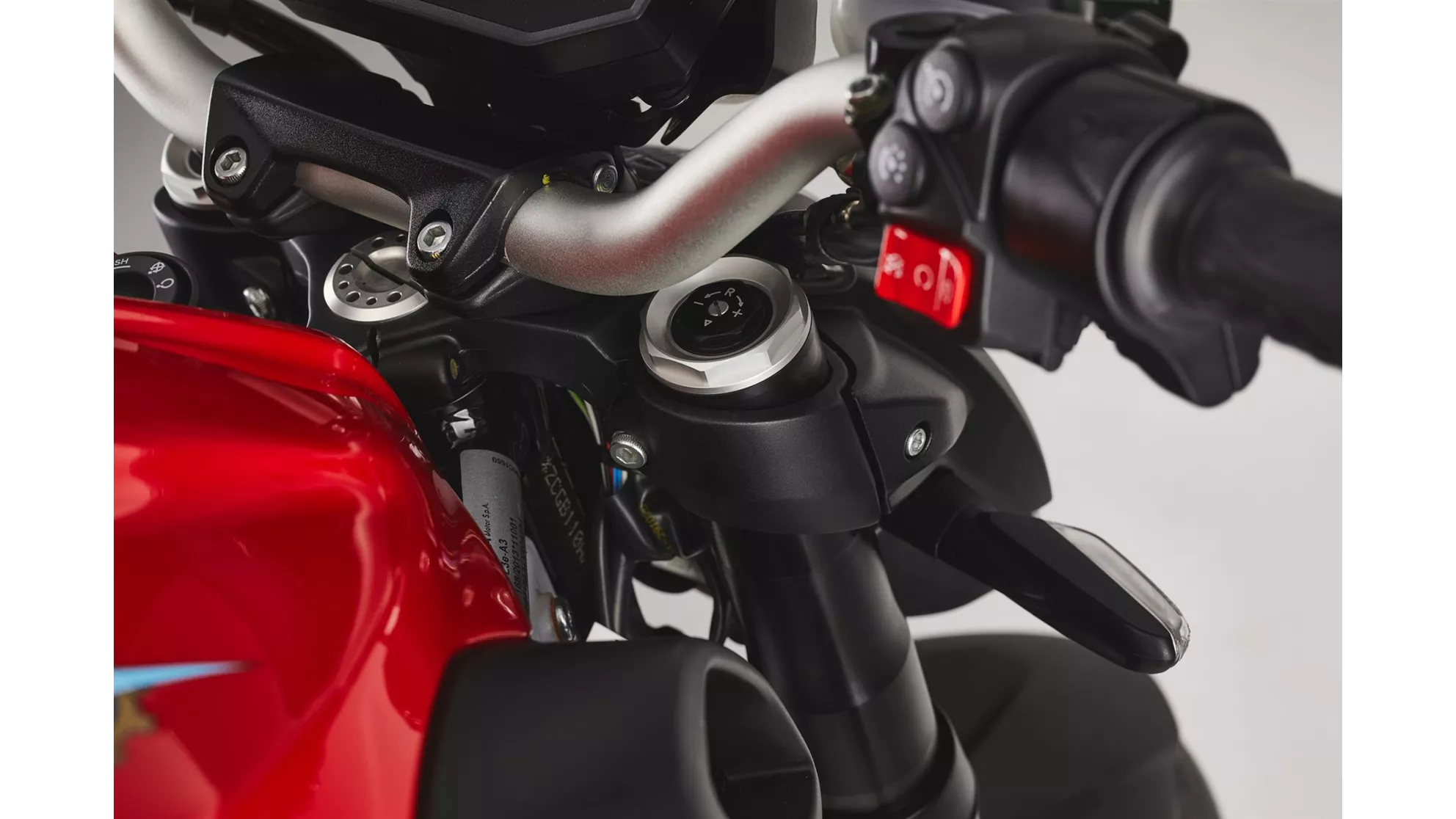 MV Agusta Brutale 800 Rosso - Image 5 MV Agusta Brutale 800 Rosso - Image 5