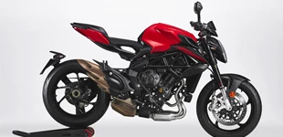MV Agusta Brutale 800 Rosso 2021 vs Honda CB 1000 R 2023 MV Agusta Brutale 800 Rosso 2021 vs Honda CB 1000 R 2023