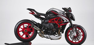 MV Agusta Dragster 800 RR SCS 2022 vs MV Agusta Dragster 800 RC SCS 2021