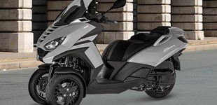 Peugeot Metropolis Active 2021 vs Piaggio MP3 500 Sport Advanced 2022