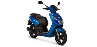 Peugeot Kisbee 50 RS 2T 2020 vs Peugeot Kisbee 50 4T RS 2021