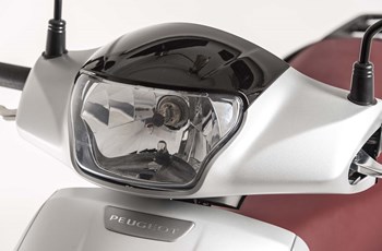 Peugeot Tweet 125 Active 2021 - Bild 18 Peugeot Tweet 125 Active 2021 - Bild 18