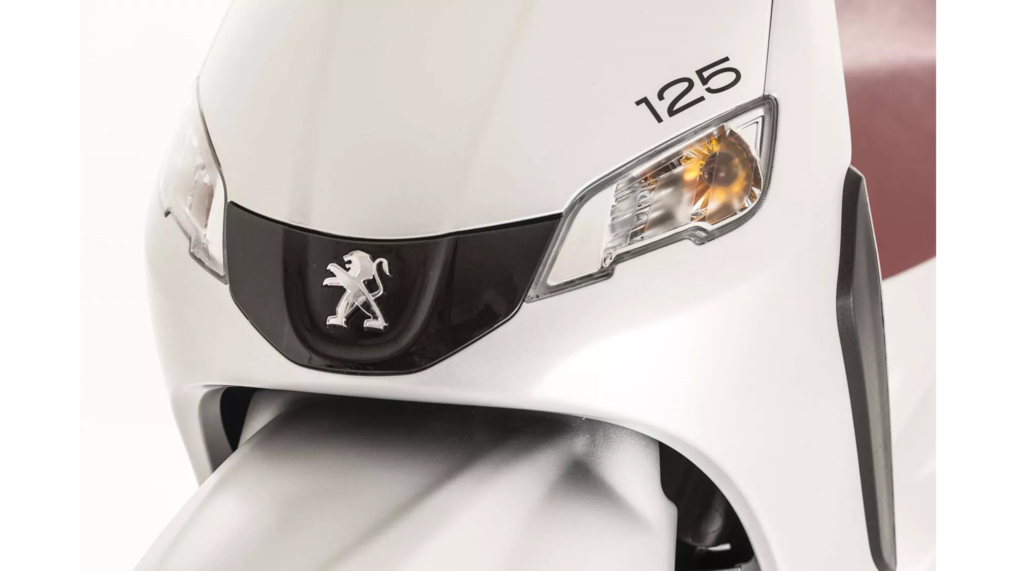 Peugeot Tweet 125 Active - Image 18 Peugeot Tweet 125 Active - Image 18