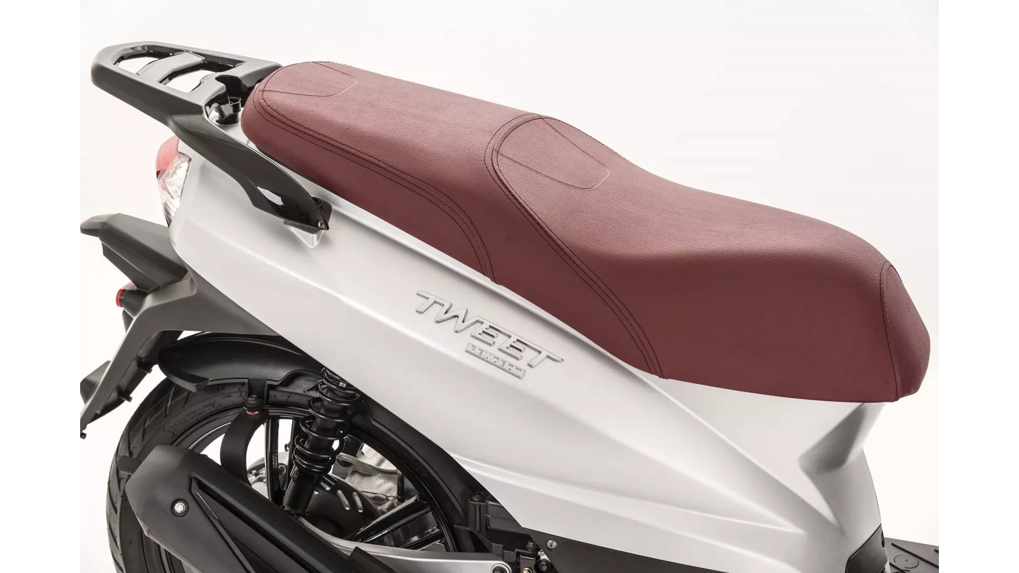 Peugeot Tweet 125 Active - Image 19 Peugeot Tweet 125 Active - Image 19