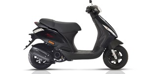 Piaggio ZIP 50 2021 vs Beta RR 50 Motard 2022
