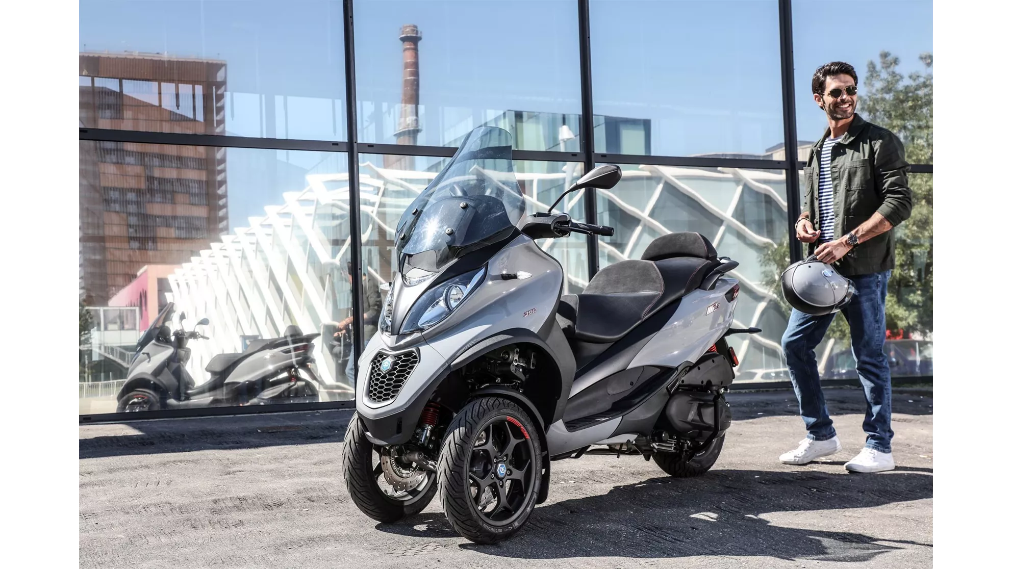 Piaggio MP3 350 ABS-ASR Sport - Image 21 Piaggio MP3 350 ABS-ASR Sport - Image 21