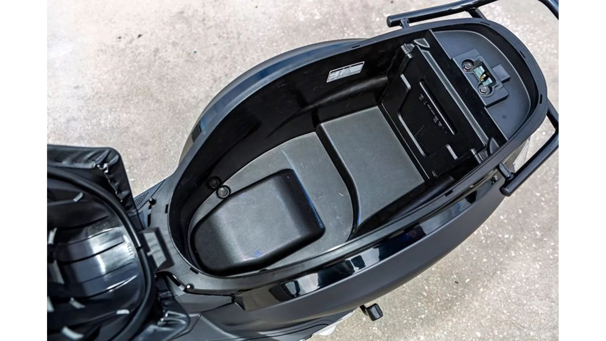 Sym Mio 50 - Image 8 Sym Mio 50 - Image 8