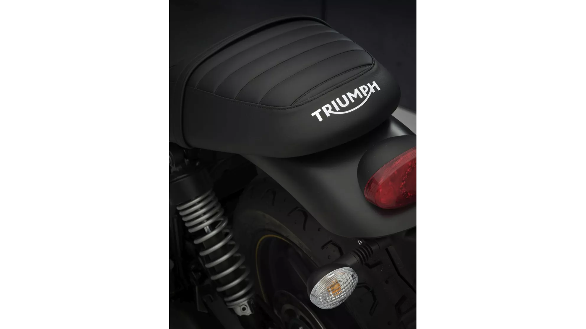 Triumph Street Twin Gold Line Limited Edition - Image 14