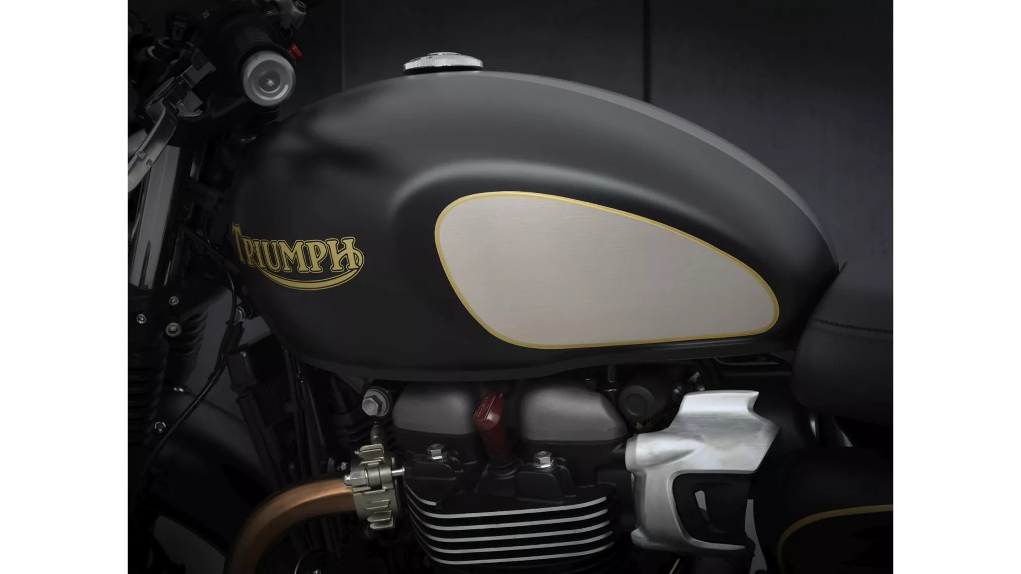 Triumph Street Twin Gold Line Limited Edition - Image 20