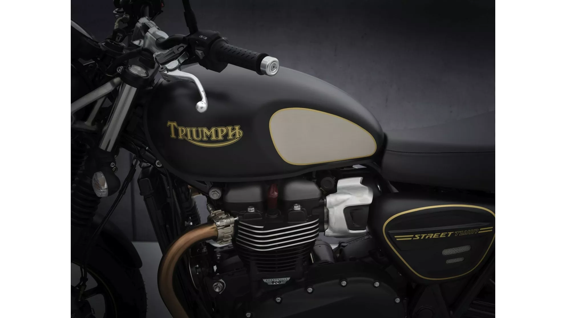 Triumph Street Twin Gold Line Limited Edition - Image 21