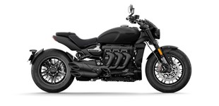 Triumph Rocket 3 R Black 2021 vs Indian Chief Bobber Dark Horse 2021