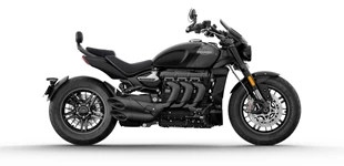 Triumph Rocket 3 GT Triple Black 2021 vs Triumph Rocket 3 Storm GT 2025 Triumph Rocket 3 GT Triple Black 2021 vs Triumph Rocket 3 Storm GT 2025