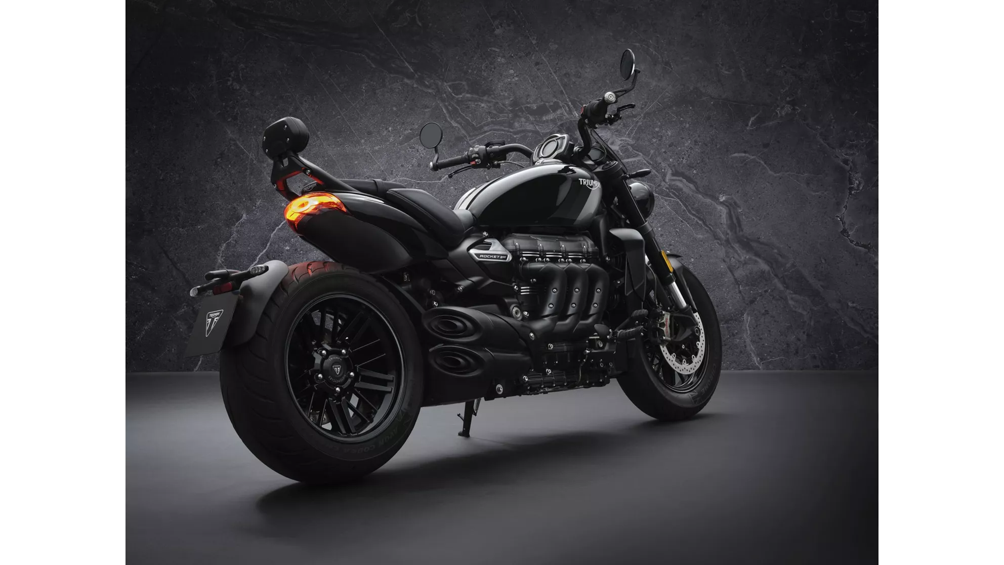 Triumph Rocket 3 GT Triple Black - Image 2 Triumph Rocket 3 GT Triple Black - Image 2
