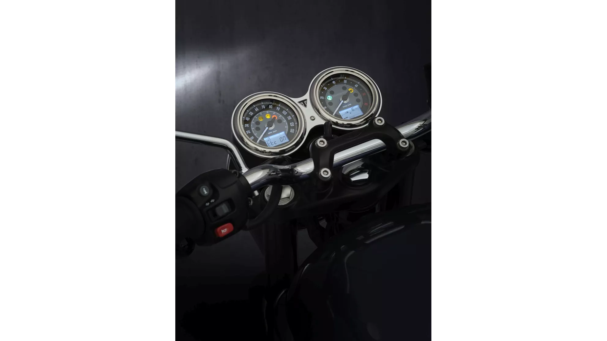 Triumph Bonneville T100 - Image 24 Triumph Bonneville T100 - Image 24