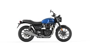 Triumph Street Twin 2021 vs Kawasaki Eliminator 500 2024 Triumph Street Twin 2021 vs Kawasaki Eliminator 500 2024