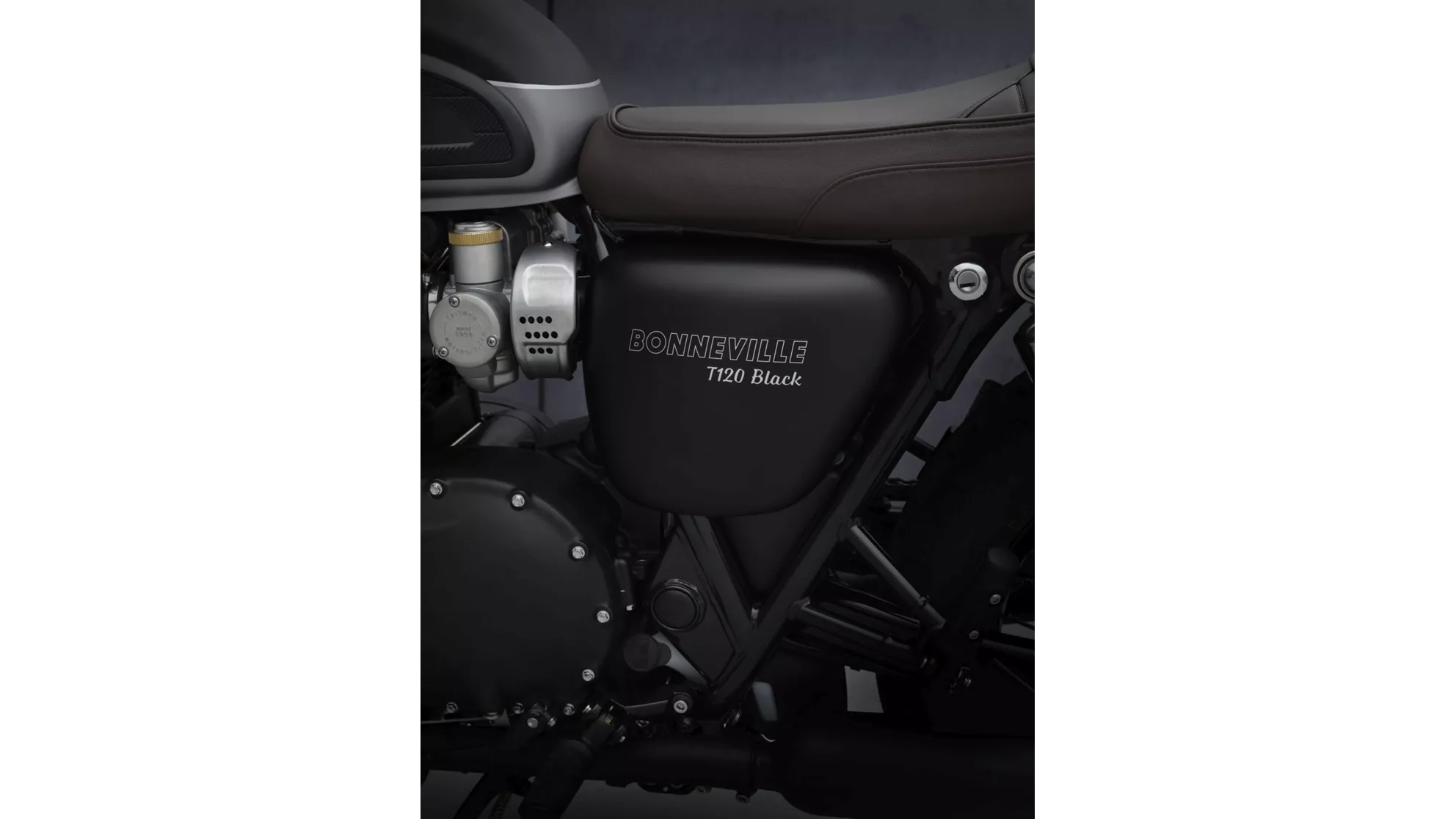 Triumph Bonneville T120 Black - Image 7 Triumph Bonneville T120 Black - Image 7