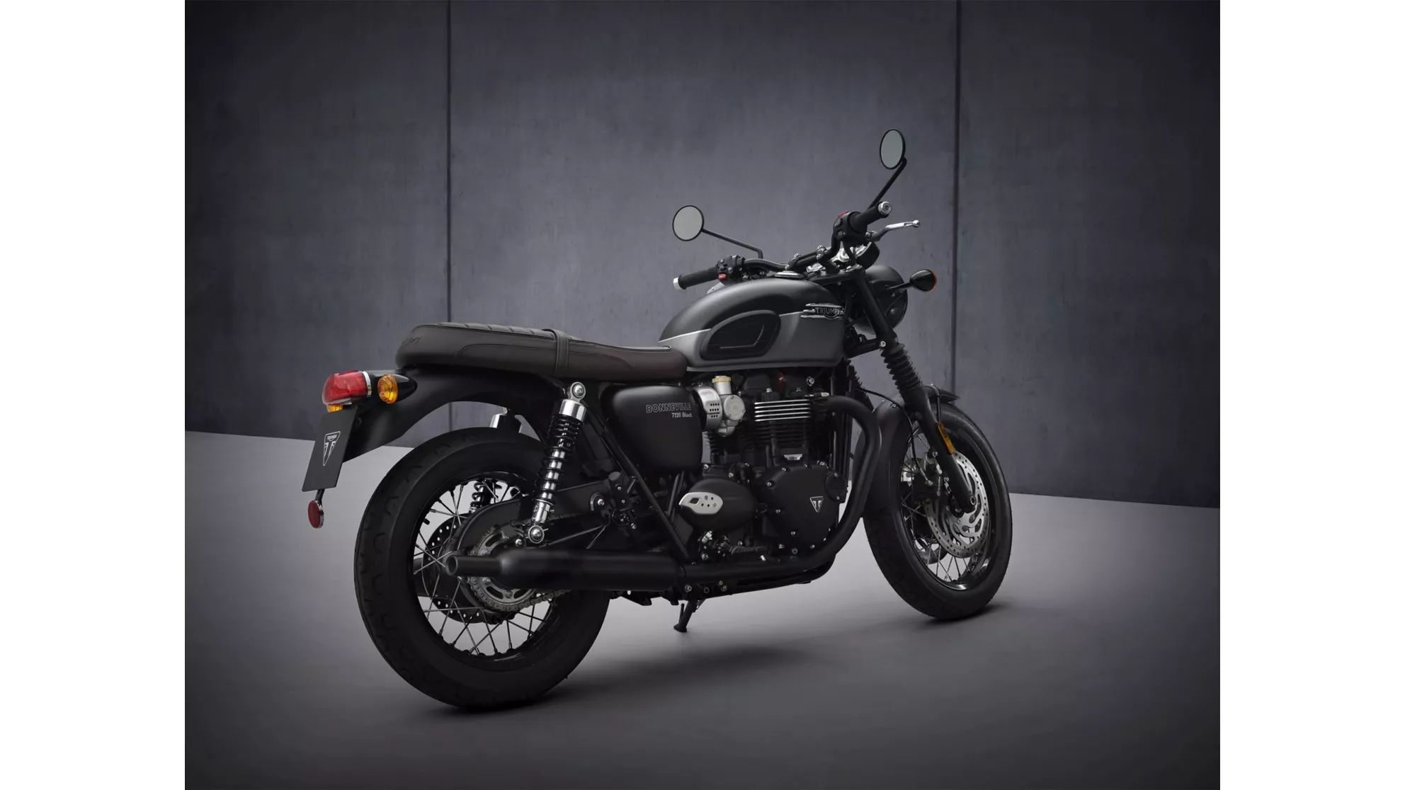 Triumph Bonneville T120 Black - Image 4 Triumph Bonneville T120 Black - Image 4