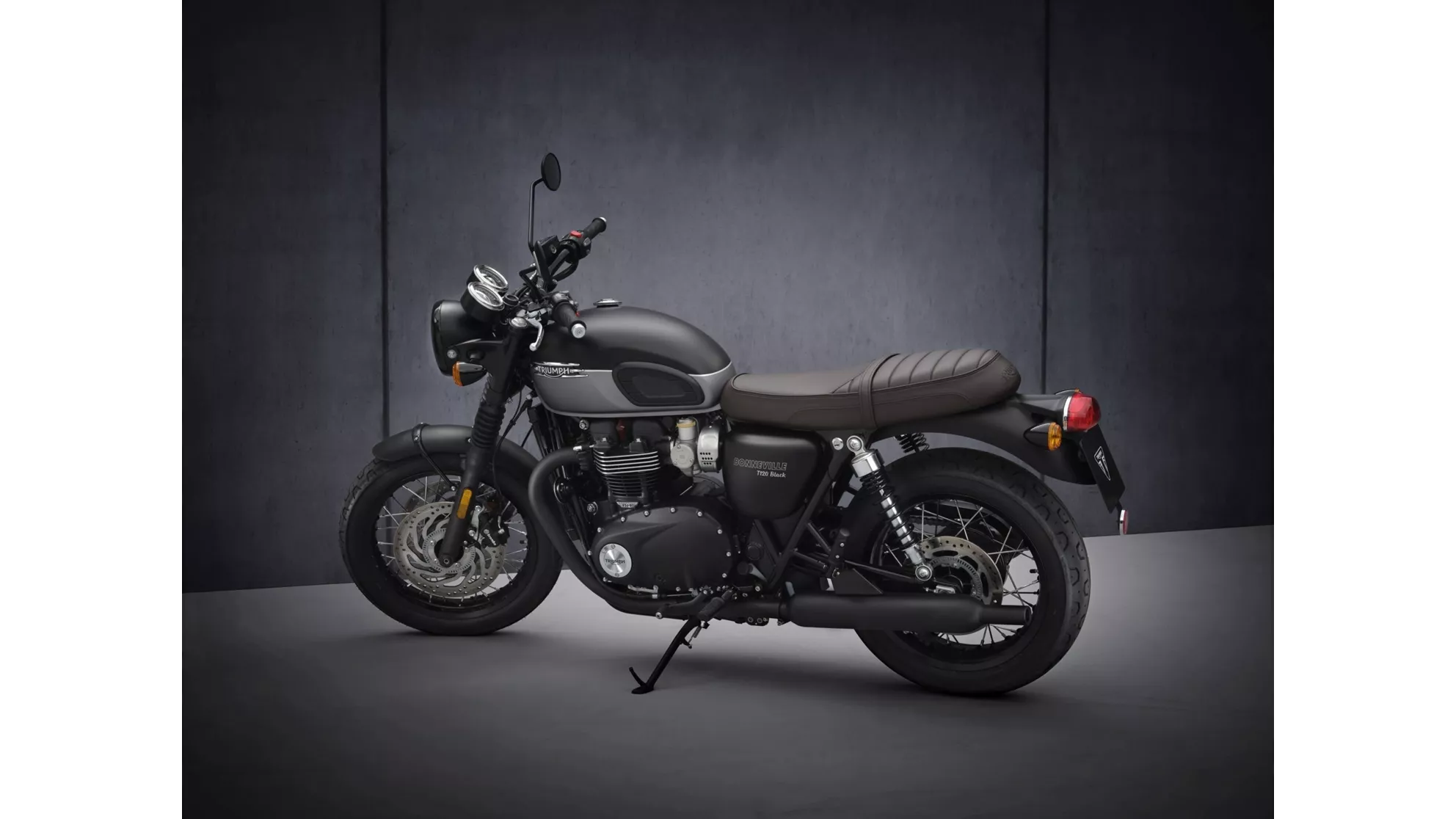 Triumph Bonneville T120 Black - Image 5 Triumph Bonneville T120 Black - Image 5