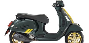 Vespa GTS 125 Super Racing Sixties 2021 vs Brixton Cromwell 125 2021