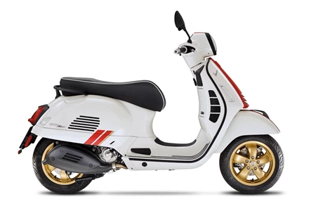 Vespa GTS 300 Super Racing Sixties 2021 Vespa GTS 300 Super Racing Sixties 2021