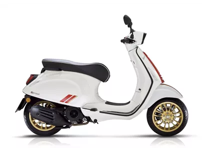 Vespa Sprint 125 Racing Sixties 2021 Vespa Sprint 125 Racing Sixties 2021