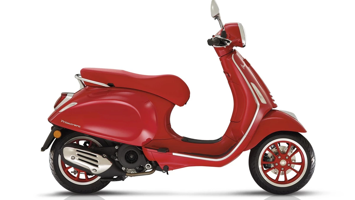 Vespa Primavera 125 (RED) Bild 1: Vespa Primavera 125 (RED)