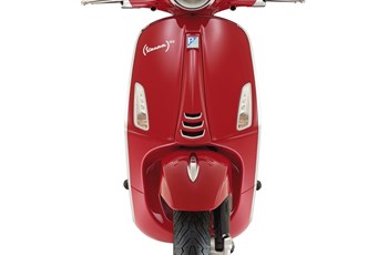 Vespa Primavera 125 (RED) 2021 - Bild 3 Vespa Primavera 125 (RED) 2021 - Bild 3