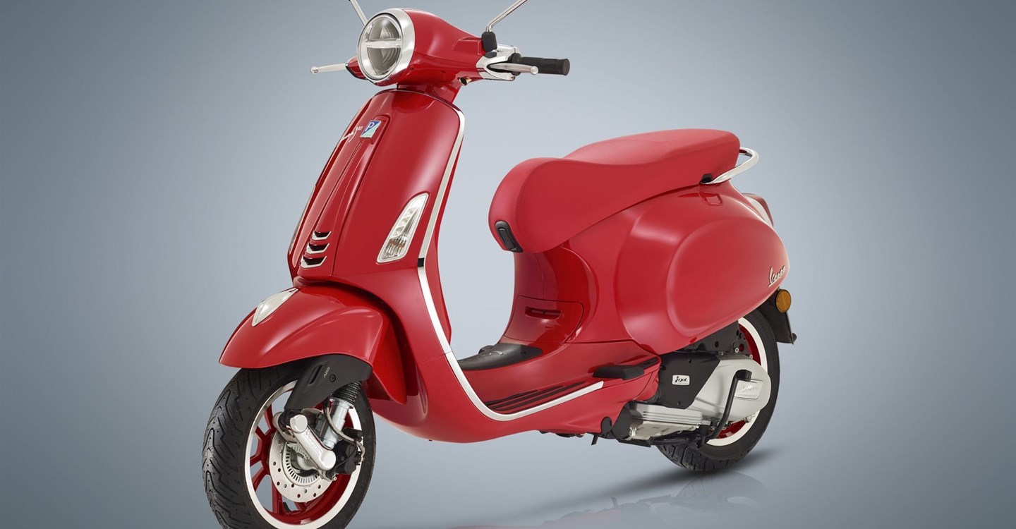 Vespa Primavera 125 (RED)