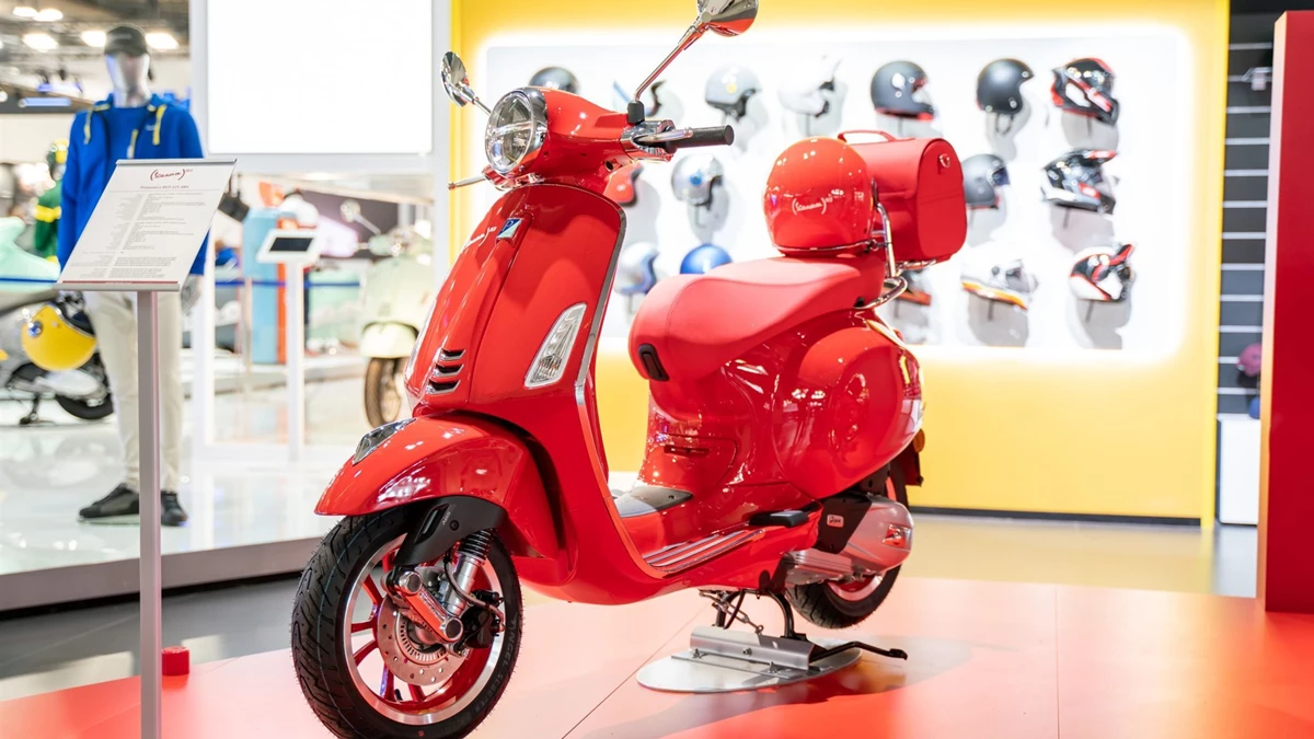 Vespa Primavera 125 (RED) Bild 12: Vespa Primavera 125 (RED)