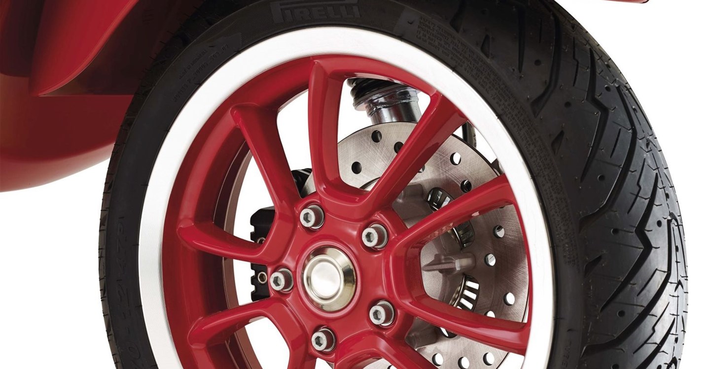 Vespa Primavera 125 (RED)