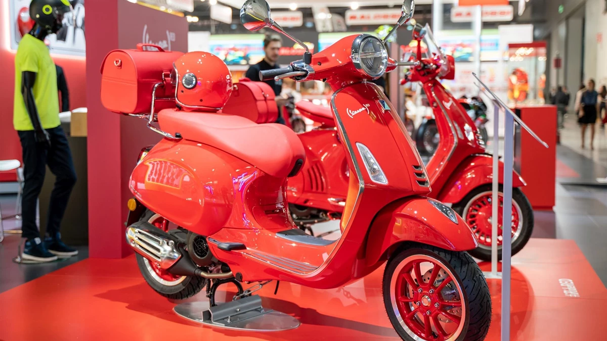 Vespa Primavera 125 (RED) Bild 18: Vespa Primavera 125 (RED)