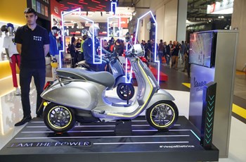 Vespa Elettrica 70 km/h 2021 - Bild 19