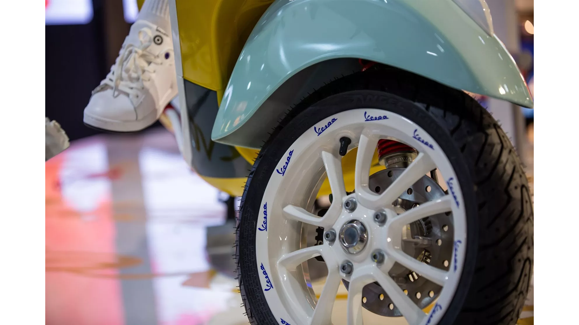 Vespa Primavera 125 Sean Wotherspoon - Image 7 Vespa Primavera 125 Sean Wotherspoon - Image 7