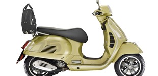 Vespa GTS 125 Supertech iGET 75th Anniversary 2021 vs Vespa GTS 125 2025