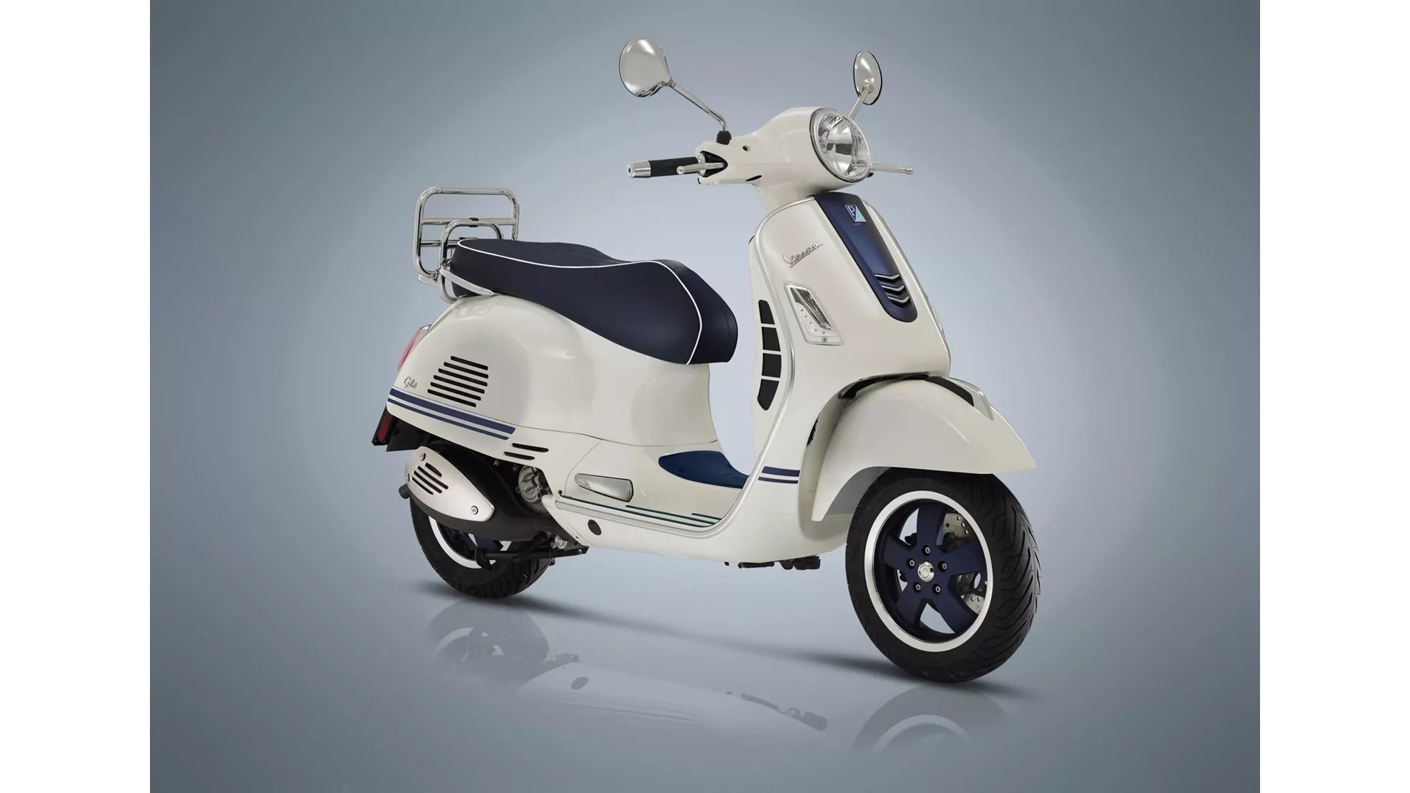 Vespa GTS 300 Yacht Club - Image 3 Vespa GTS 300 Yacht Club - Image 3