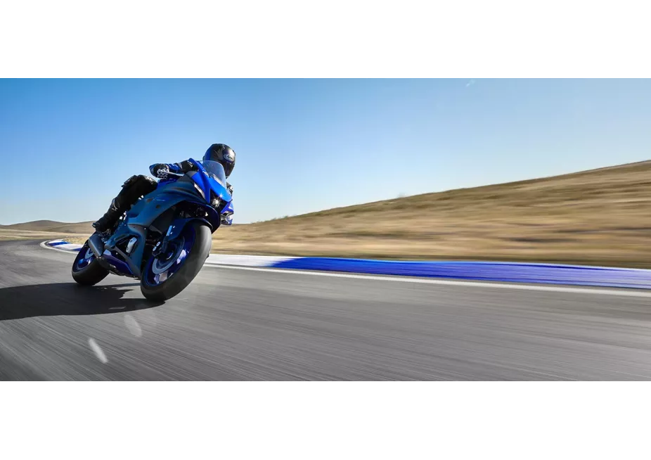 Yamaha R7 2021 vs Yamaha R6 RACE 2026