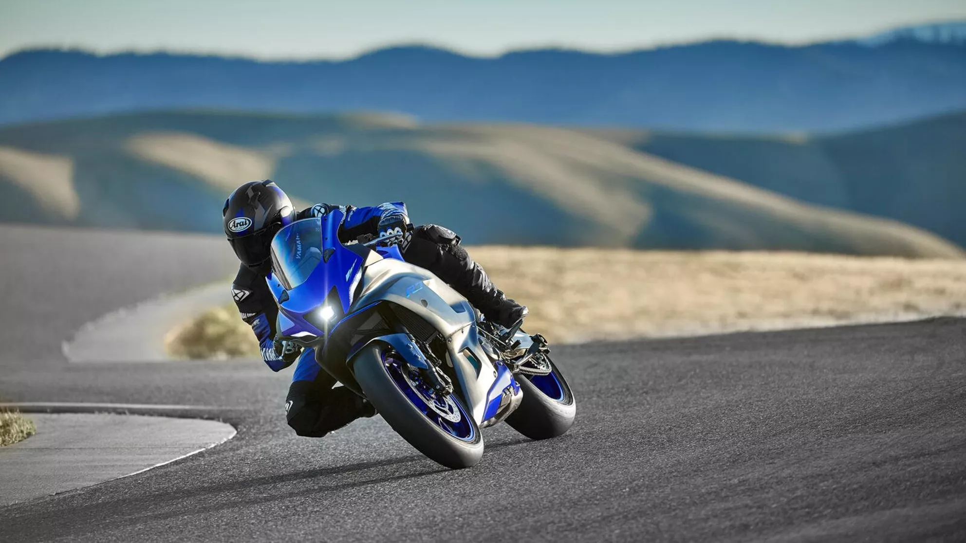 Yamaha R7 - Image 5 Yamaha R7 - Image 5