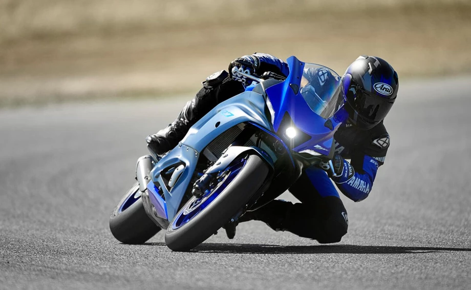 Yamaha R7 Bild 16: Yamaha R7