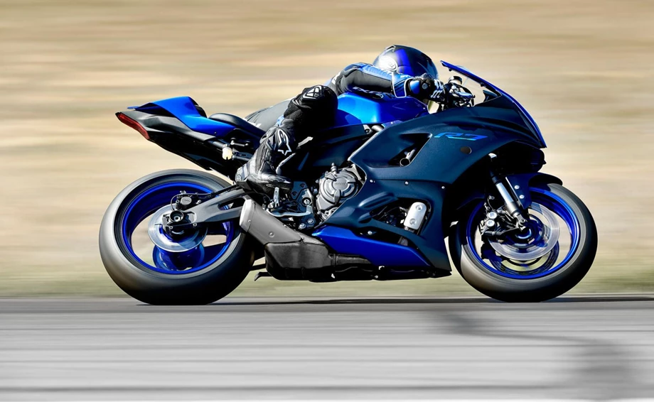 Yamaha R7 Bild 20: Yamaha R7